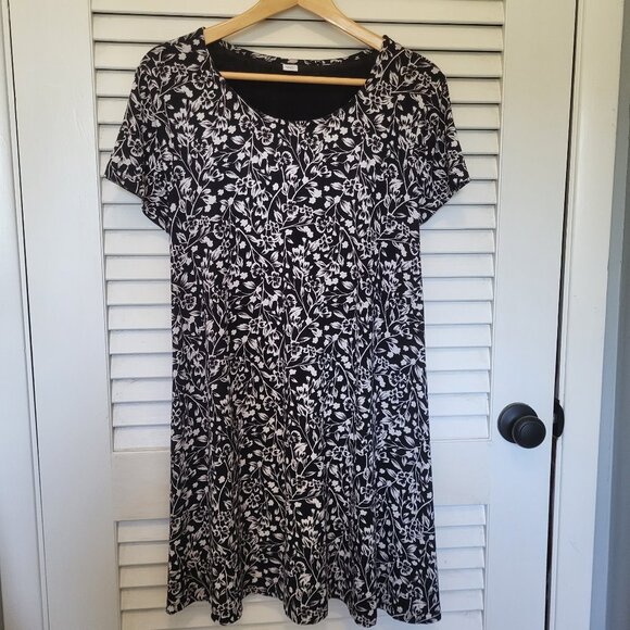 Old Navy Women's Dress Petite Large Flowy NWT - Picture 1 of 7